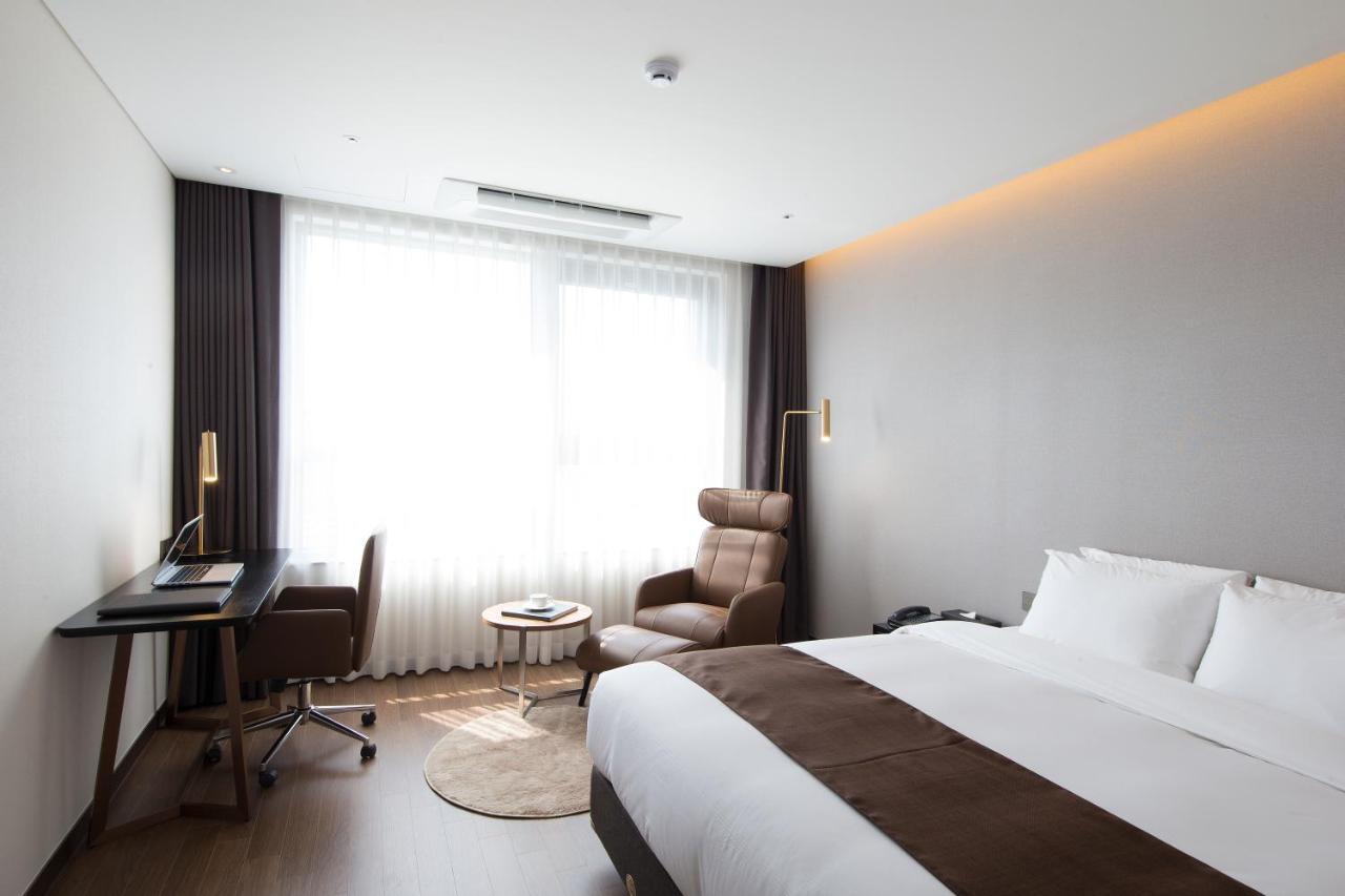 Hotel Ramada By Wyndham Daejeon Exterior foto